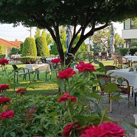 Hotel-restaurant Almond Karlovo Extérieur photo