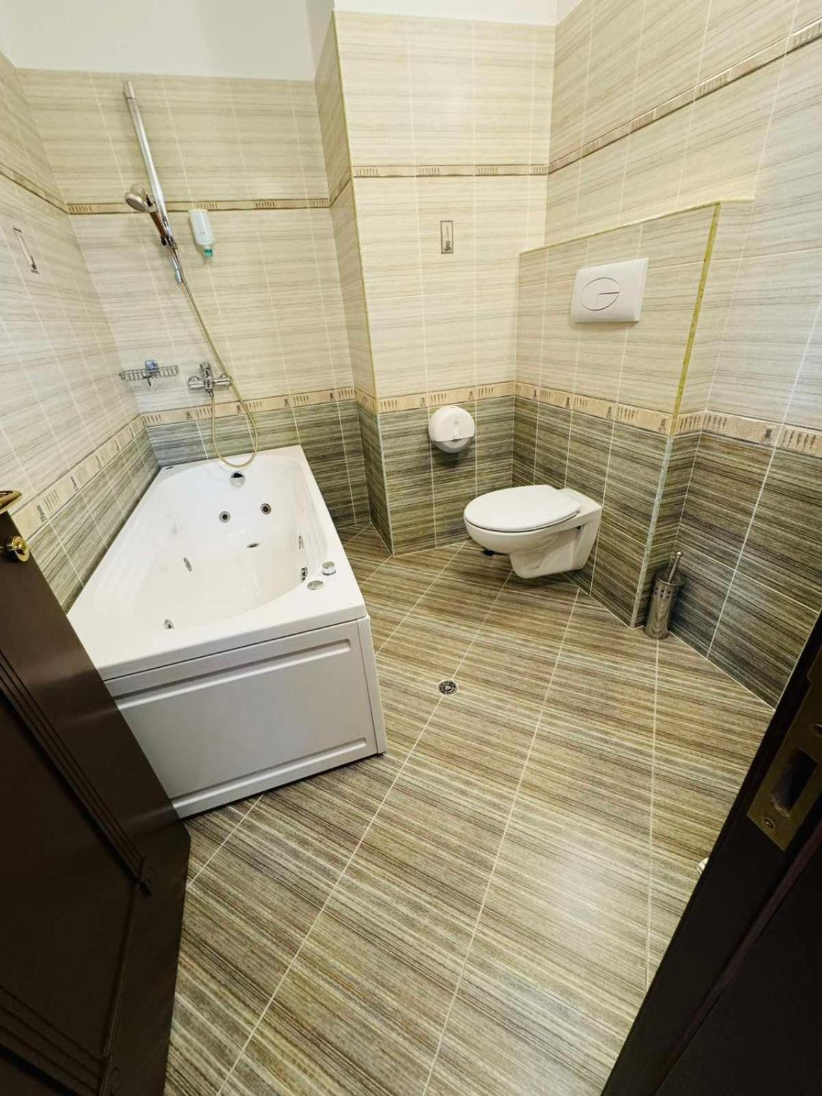 Hotel-restaurant Almond Karlovo Extérieur photo