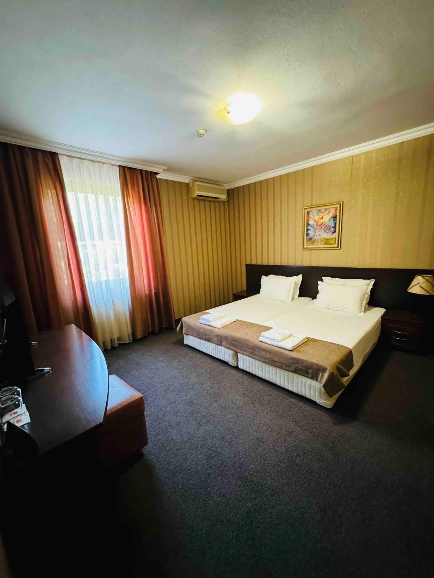 Hotel-restaurant Almond Karlovo Extérieur photo