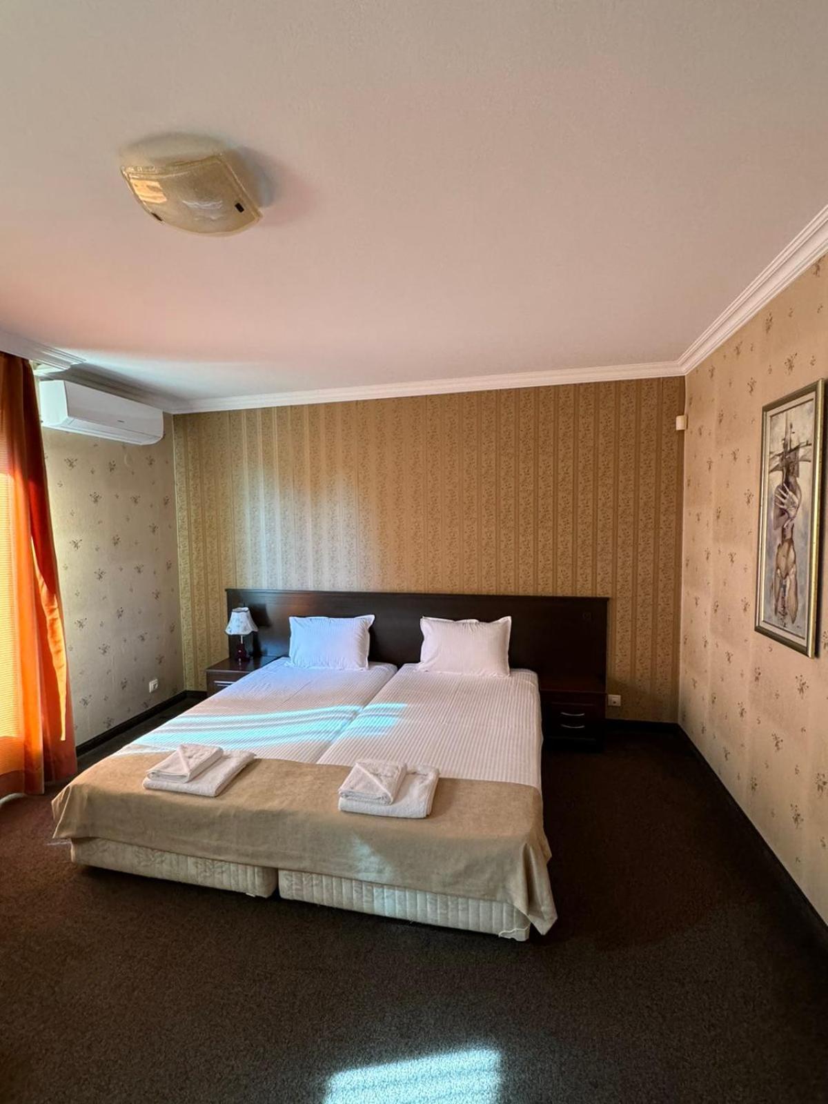 Hotel-restaurant Almond Karlovo Extérieur photo