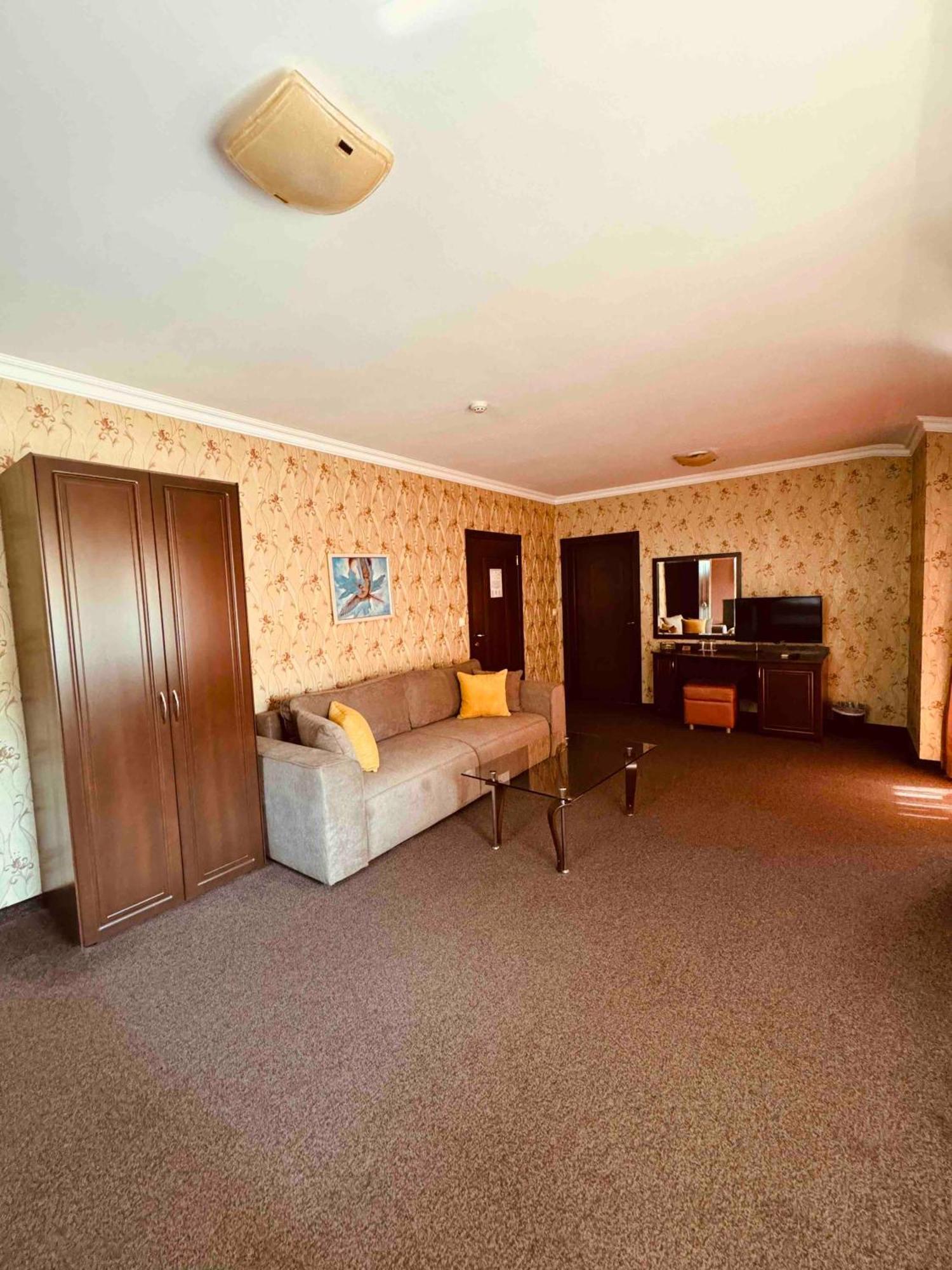 Hotel-restaurant Almond Karlovo Extérieur photo