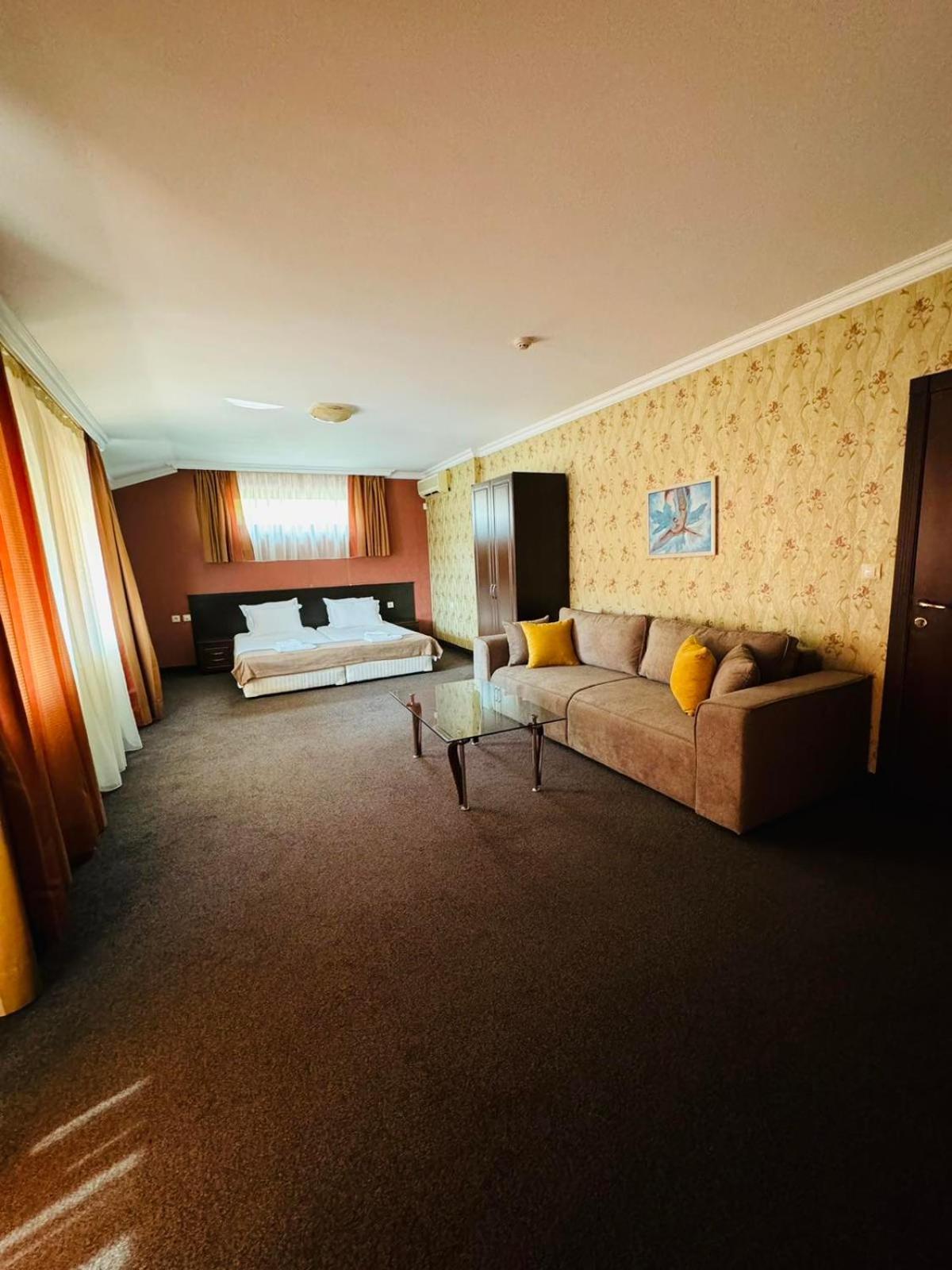 Hotel-restaurant Almond Karlovo Extérieur photo