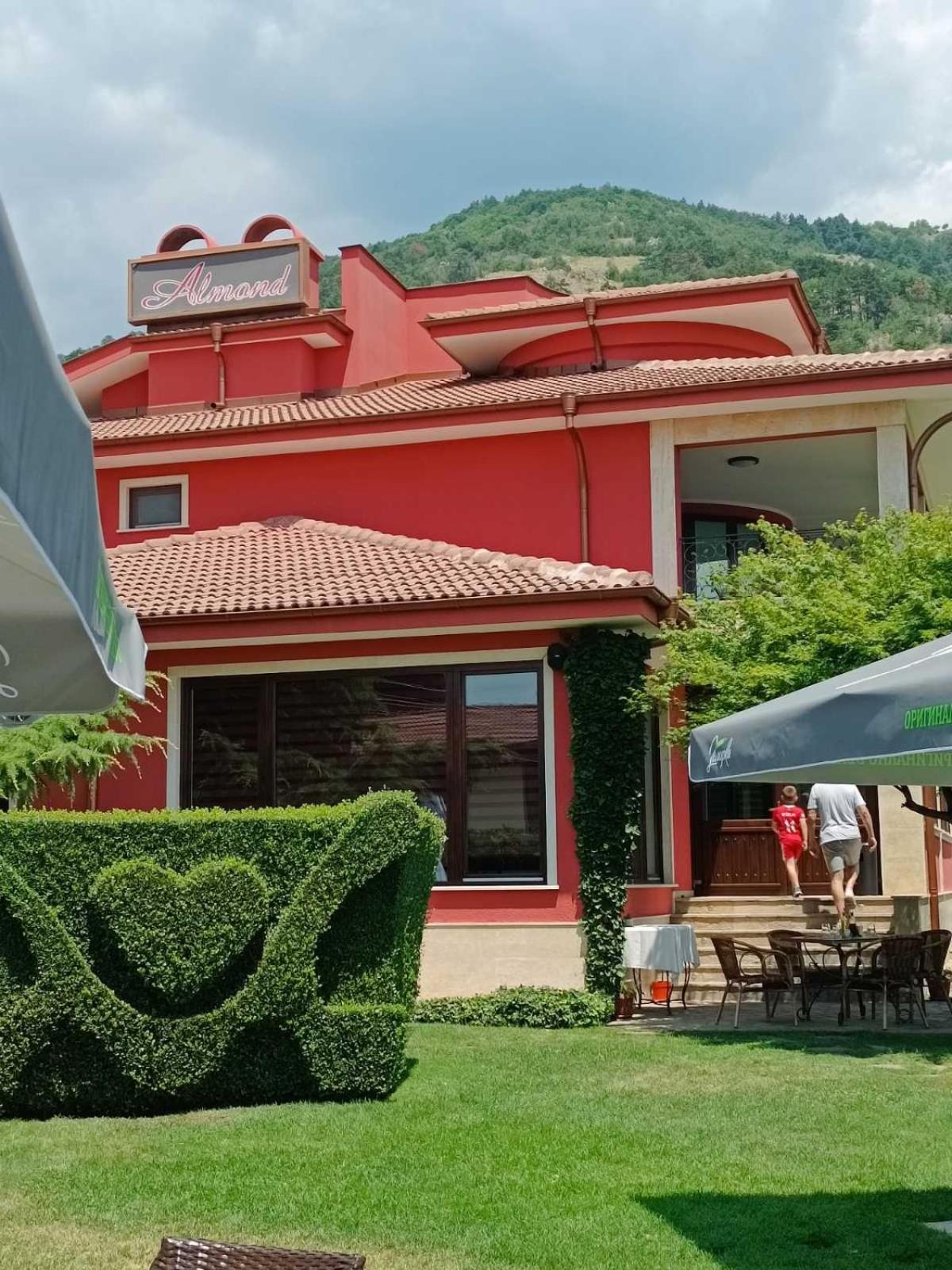 Hotel-restaurant Almond Karlovo Extérieur photo