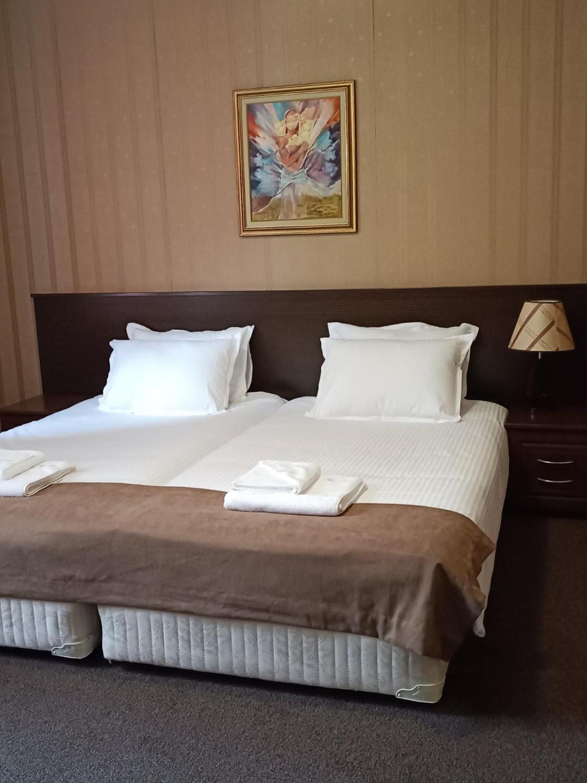 Hotel-restaurant Almond Karlovo Extérieur photo